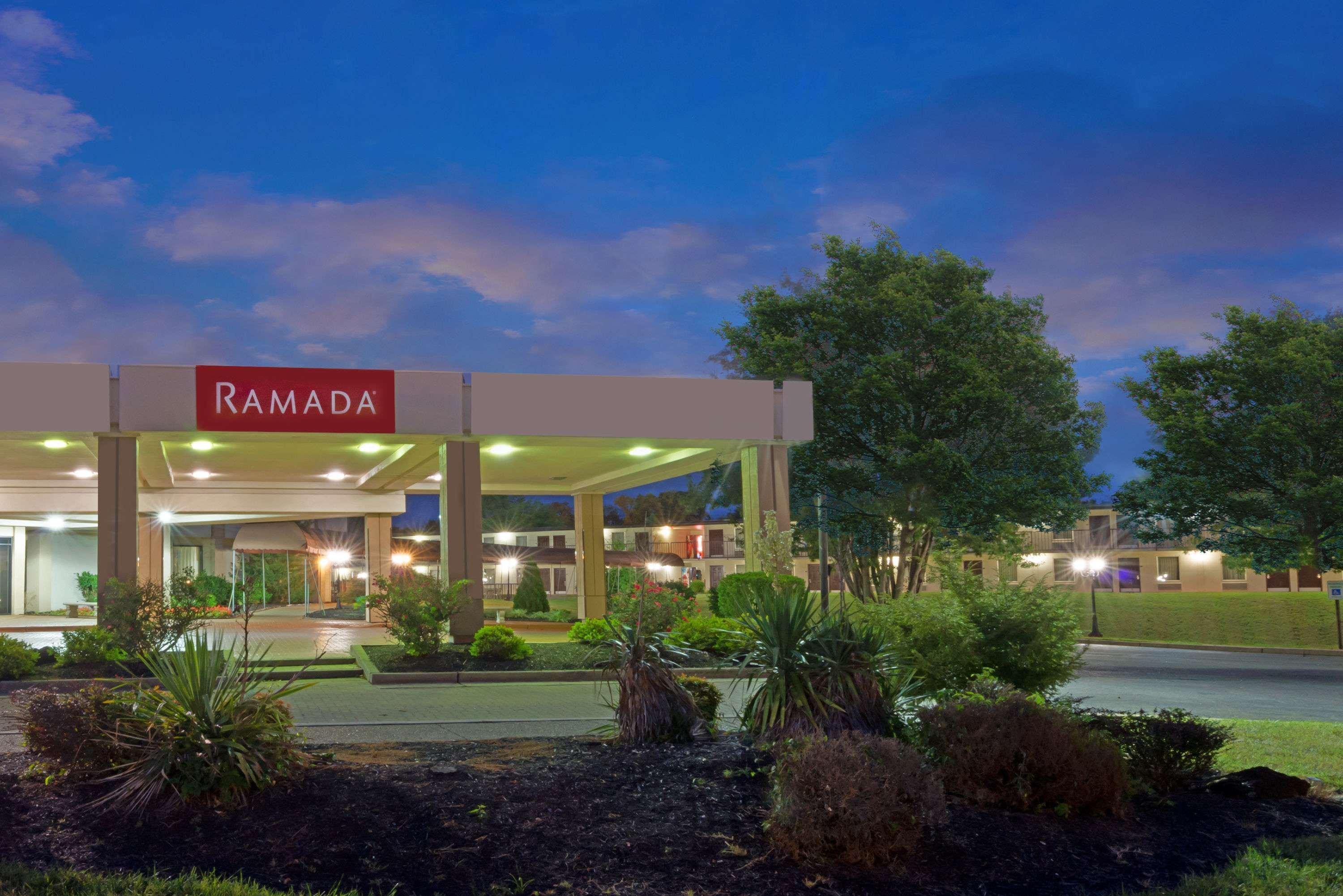 Ramada By Wyndham Louisville North Dış mekan fotoğraf